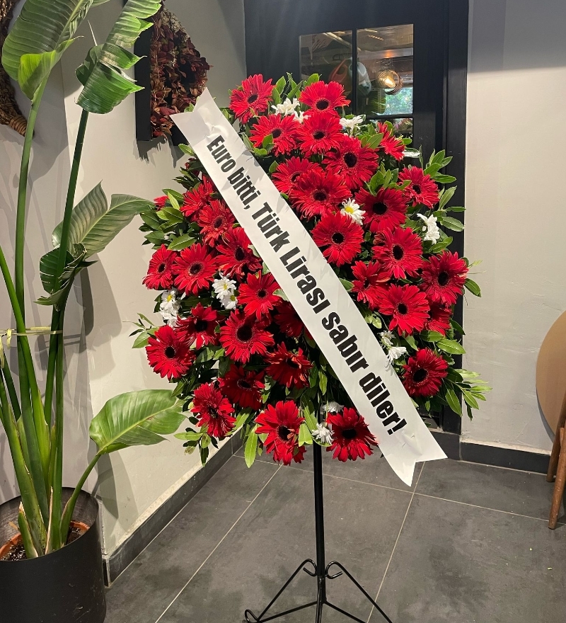 Kırmızı Gerbera Ferforje