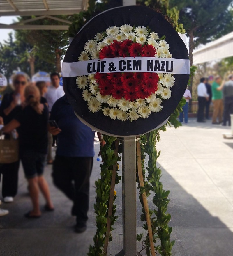 Kırmızı Beyaz Gerbera Cenaze Çelengi